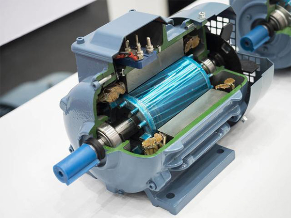 Low inertia servo motor